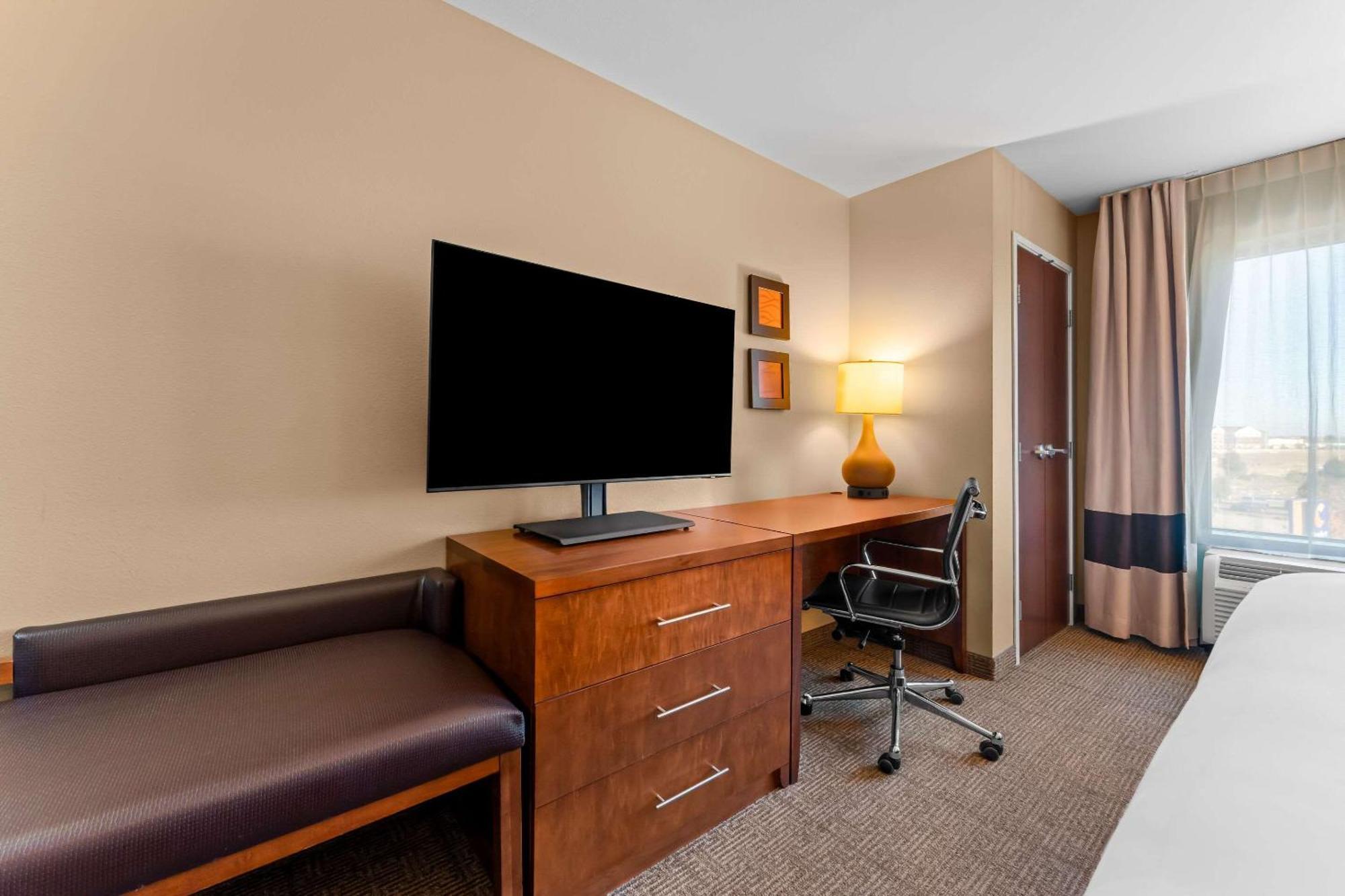 Comfort Inn & Suites Avera Southwest شلالات سيوكس المظهر الخارجي الصورة